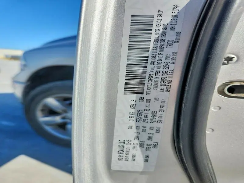 2016 RAM 1500 SLT  