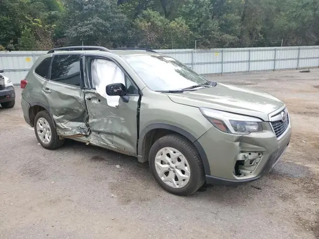 2021 SUBARU FORESTER   