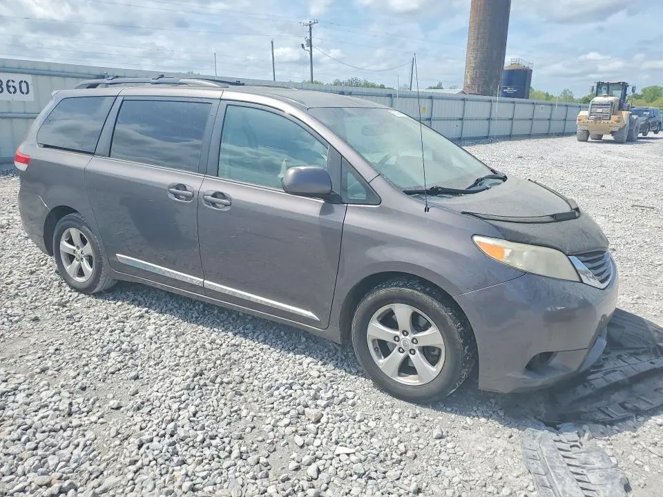 2012 TOYOTA SIENNA LE 8-PASSENGER  