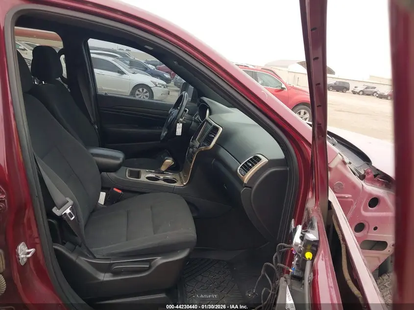 2017 JEEP GRAND CHEROKEE LAREDO 4X2