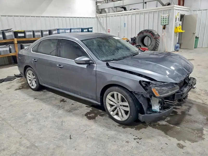 2018 VOLKSWAGEN PASSAT SE  