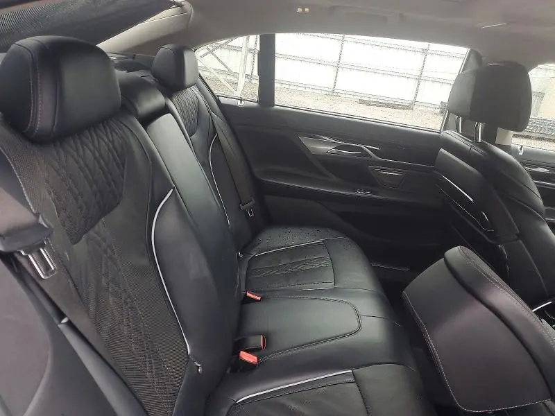 2020 BMW 750 XI  