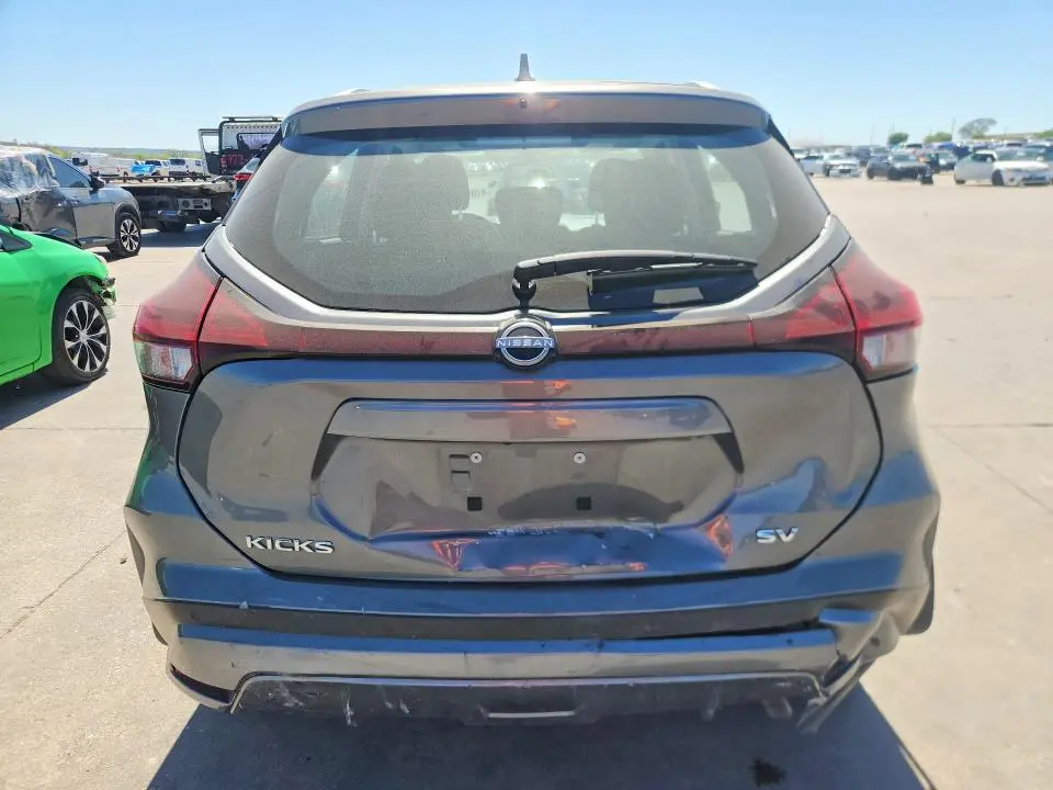 2023 NISSAN KICKS SV  