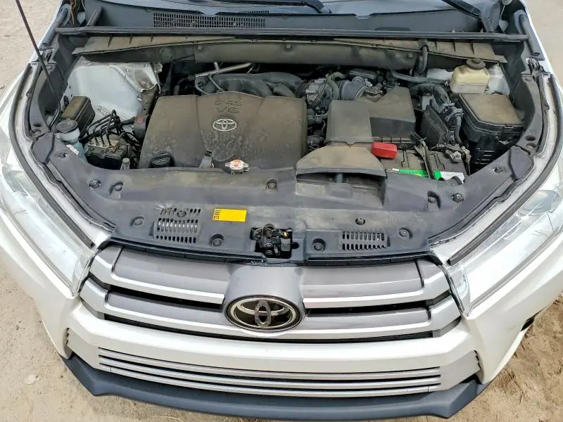 2018 TOYOTA HIGHLANDER XLE  