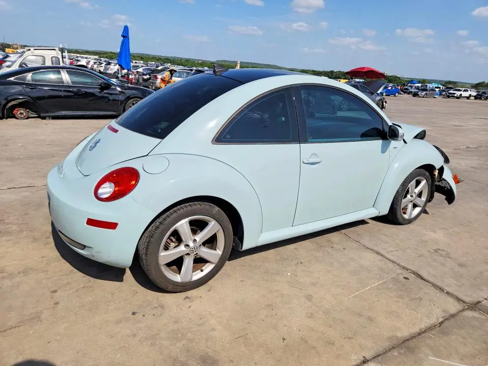 2010 VOLKSWAGEN NEW BEETLE   