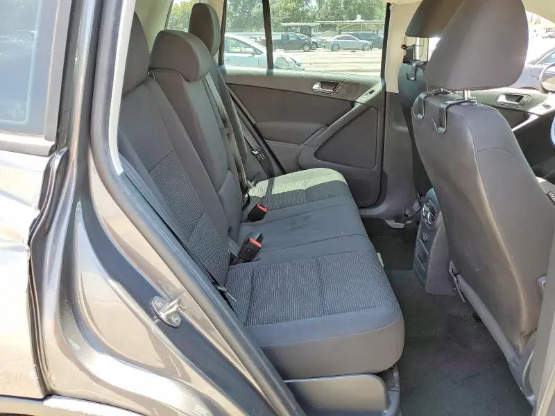 2015 VOLKSWAGEN TIGUAN S  