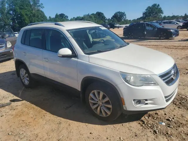 2011 VOLKSWAGEN TIGUAN S  