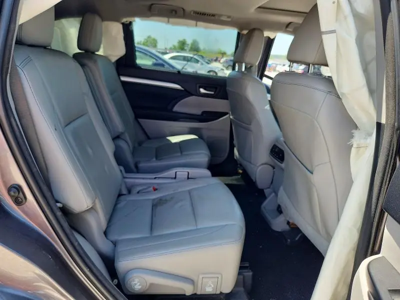 2015 TOYOTA HIGHLANDER XLE  