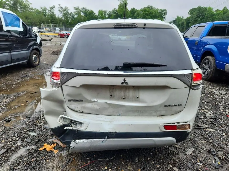 2015 MITSUBISHI OUTLANDER SE  