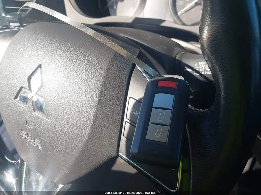 2017 MITSUBISHI OUTLANDER SE