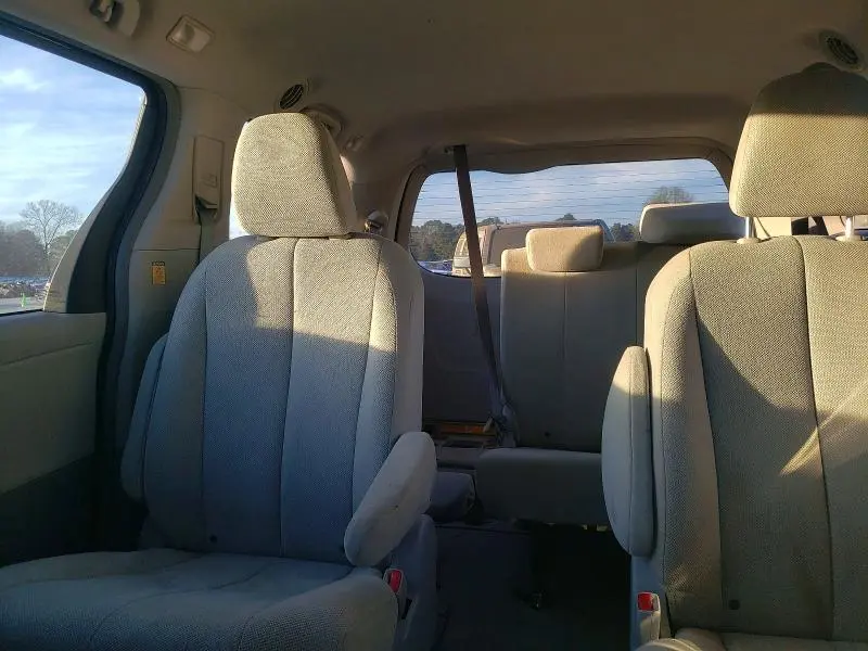 2012 TOYOTA SIENNA   
