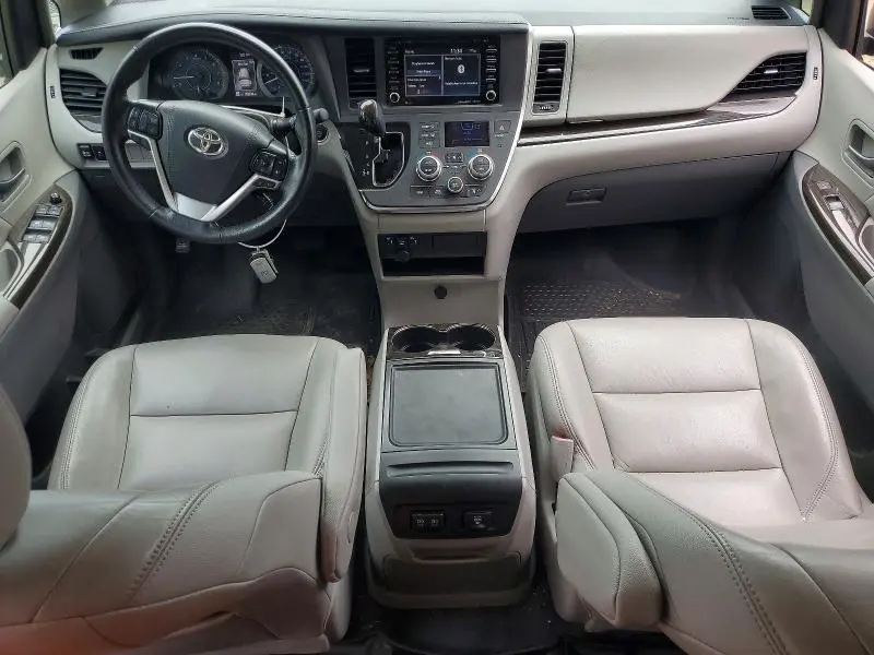 2019 TOYOTA SIENNA XLE 8-PASSENGER  
