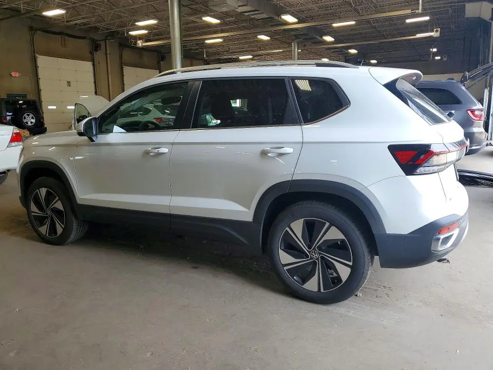 2025 VOLKSWAGEN TAOS SE  