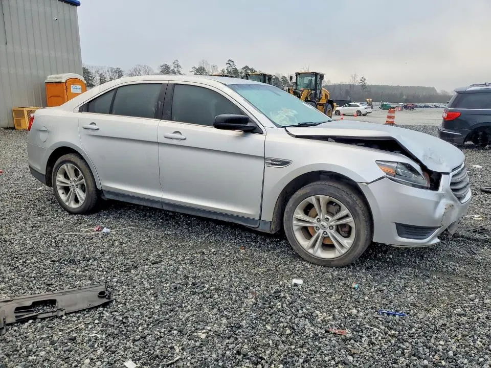 2017 FORD TAURUS SE  
