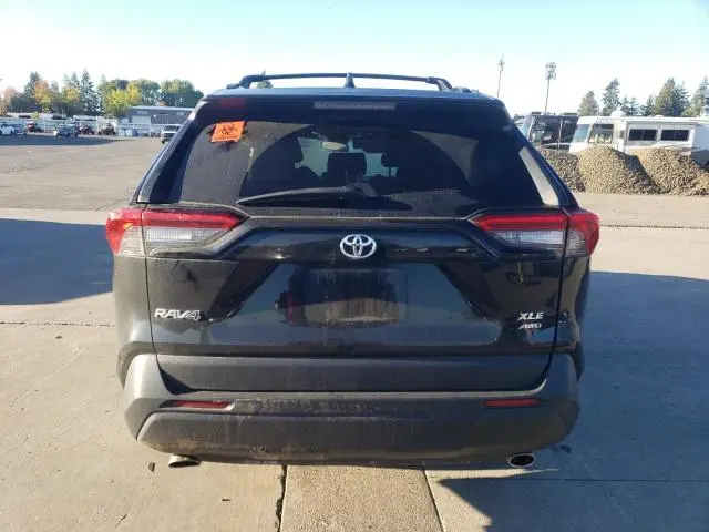 2022 TOYOTA RAV4 XLE  
