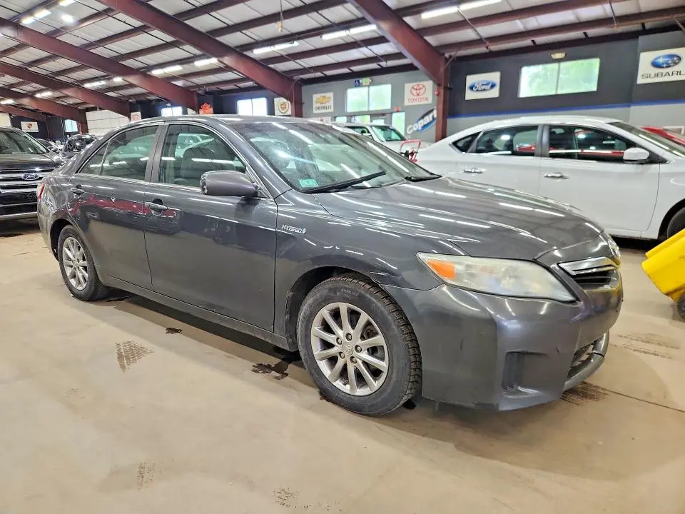 2011 TOYOTA CAMRY HYBRID  