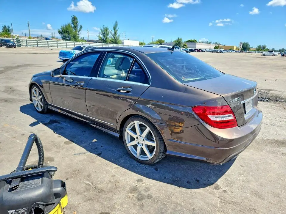 2013 MERCEDES-BENZ C 250  