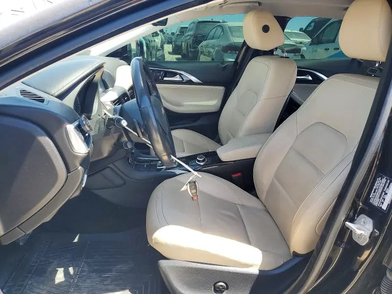 2017 INFINITI QX30 PREMIUM  