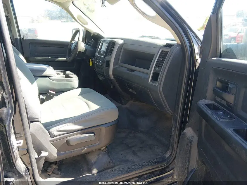 2017 RAM 1500 TRADESMAN  4X2 6'4 BOX