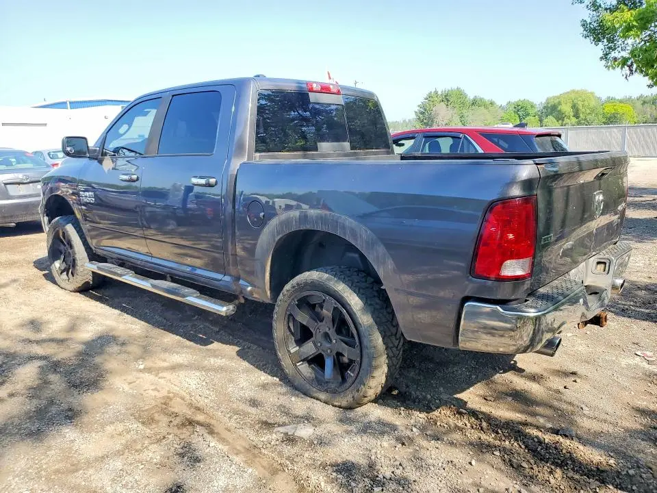 2016 RAM 1500 SLT  