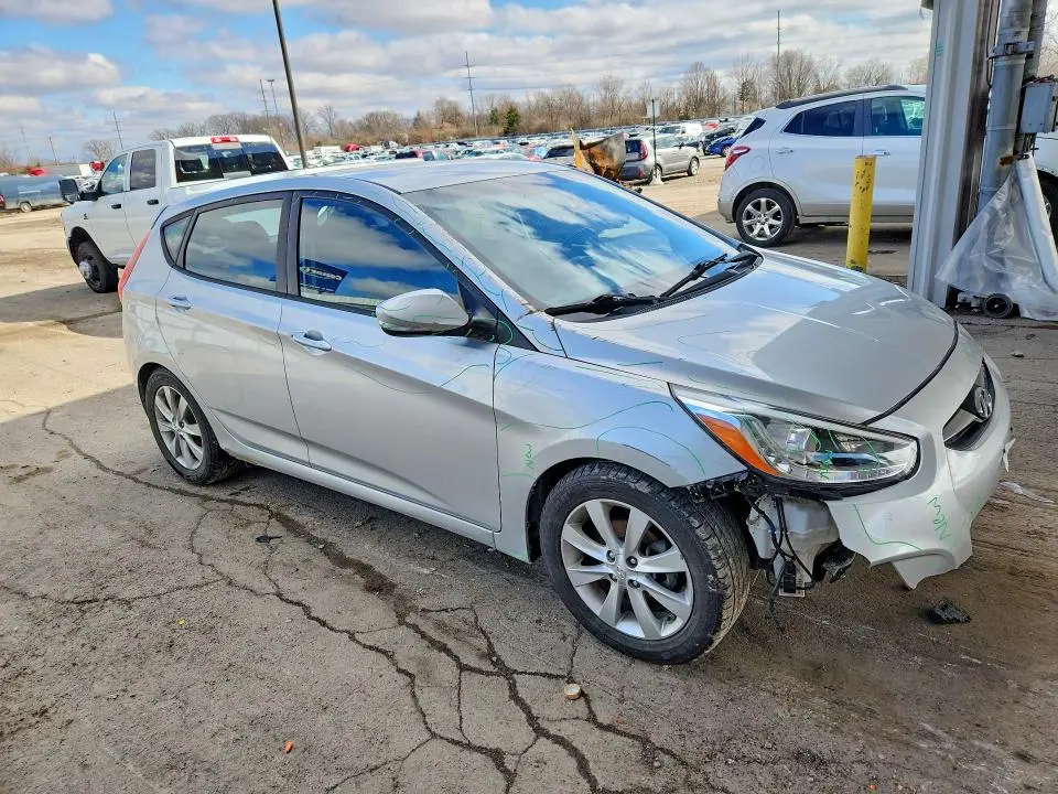 2014 HYUNDAI ACCENT SE  