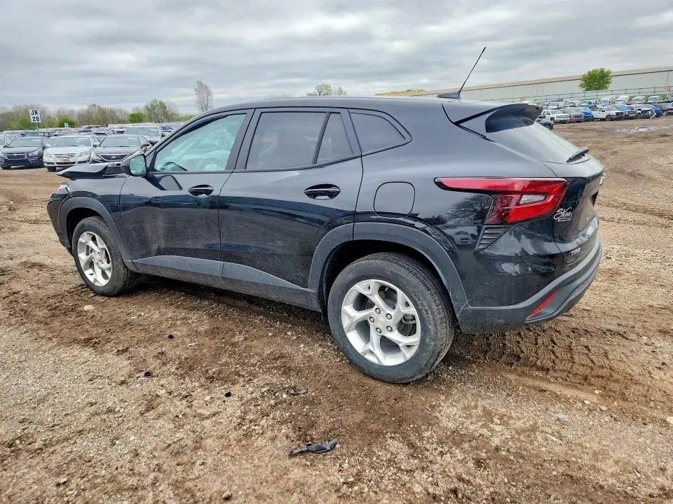 2024 CHEVROLET TRAX LS  