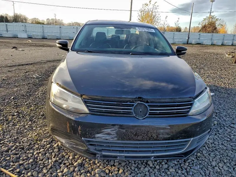 2013 VOLKSWAGEN JETTA SE  
