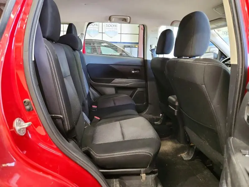 2016 MITSUBISHI OUTLANDER SE  