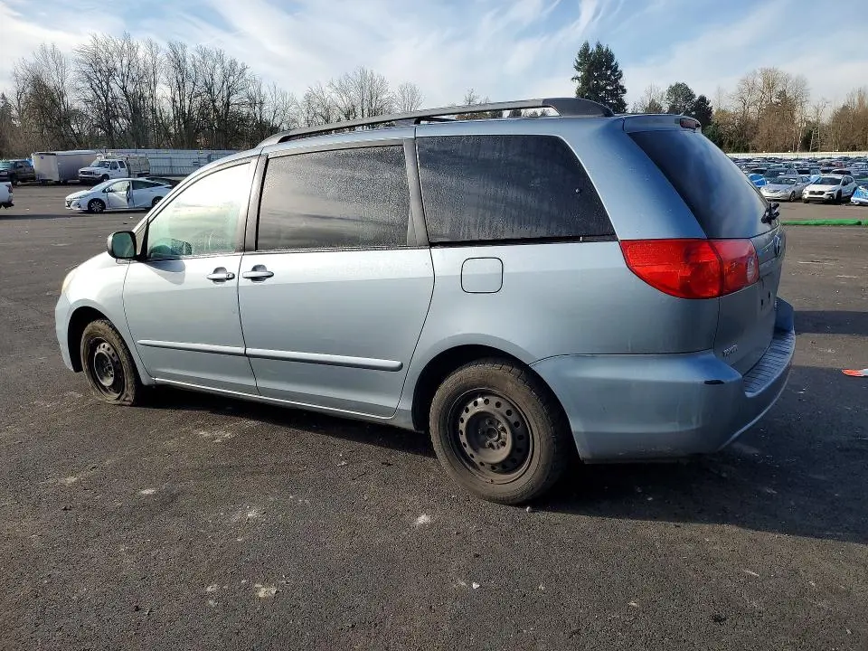 2010 TOYOTA SIENNA CE  