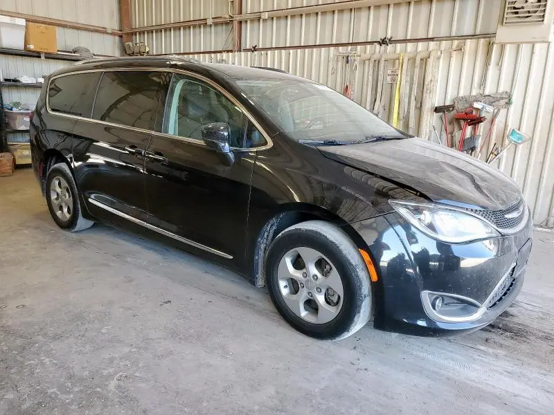 2017 CHRYSLER PACIFICA TOURING L PLUS  
