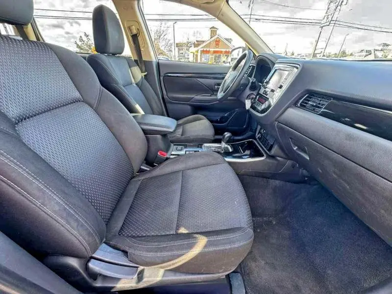 2019 MITSUBISHI OUTLANDER ES  