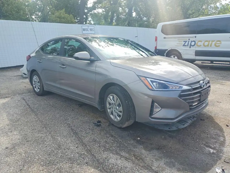 2020 HYUNDAI ELANTRA SE  