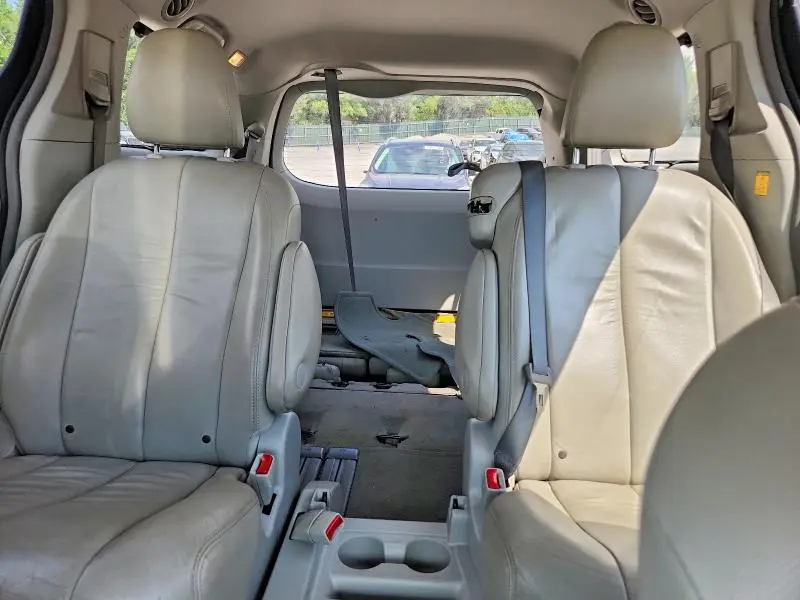 2012 TOYOTA SIENNA XLE 8-PASSENGER  