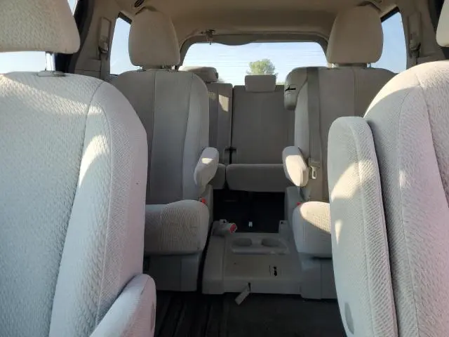 2014 TOYOTA SIENNA LE  