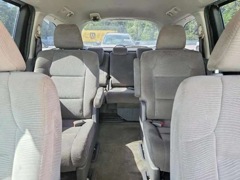 2011 HONDA ODYSSEY LX  