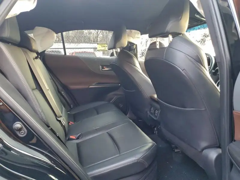 2021 TOYOTA VENZA LE  