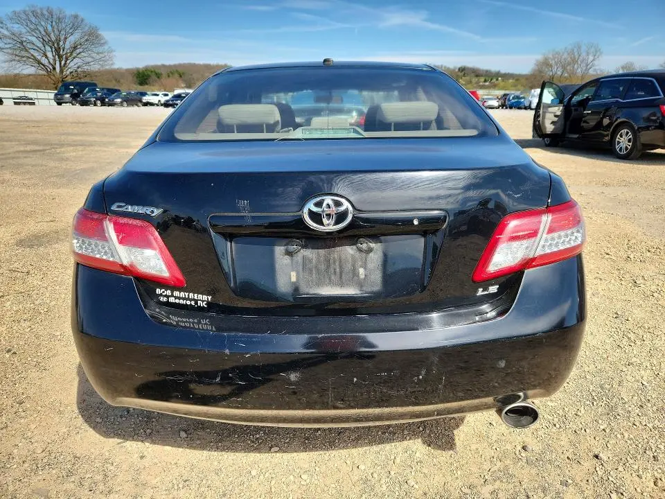 2010 TOYOTA CAMRY LE  