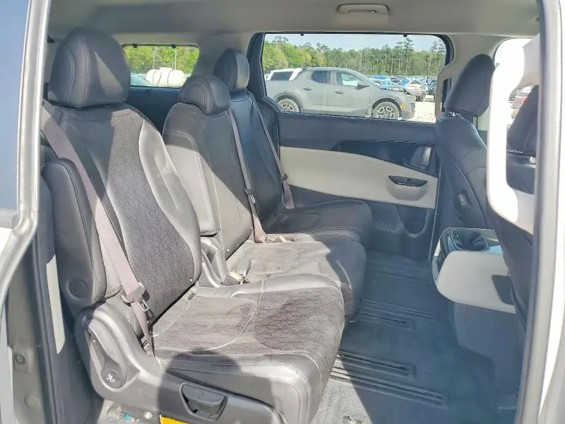 2022 KIA CARNIVAL EX  