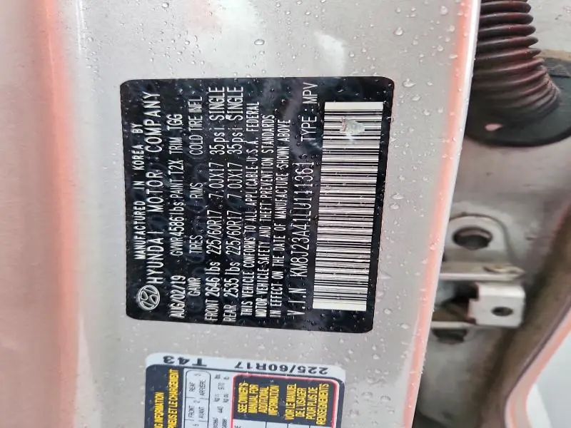 2020 HYUNDAI TUCSON SE  