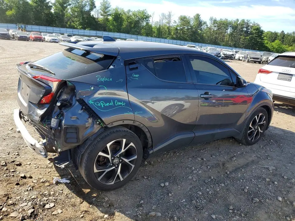 2020 TOYOTA C-HR XLE  