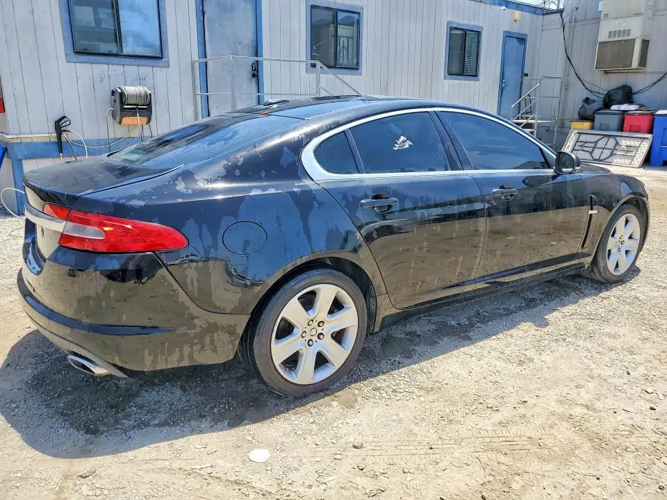 2011 JAGUAR XF   