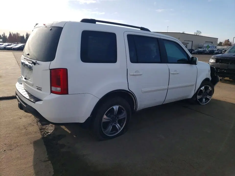 2015 HONDA PILOT SE  