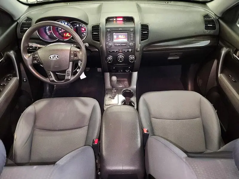 2013 KIA SORENTO LX  