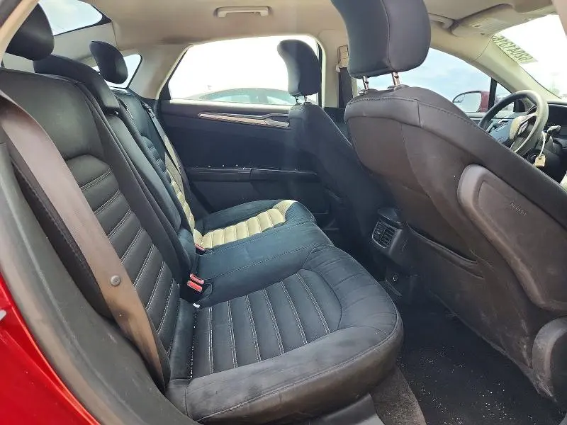 2015 FORD FUSION SE  