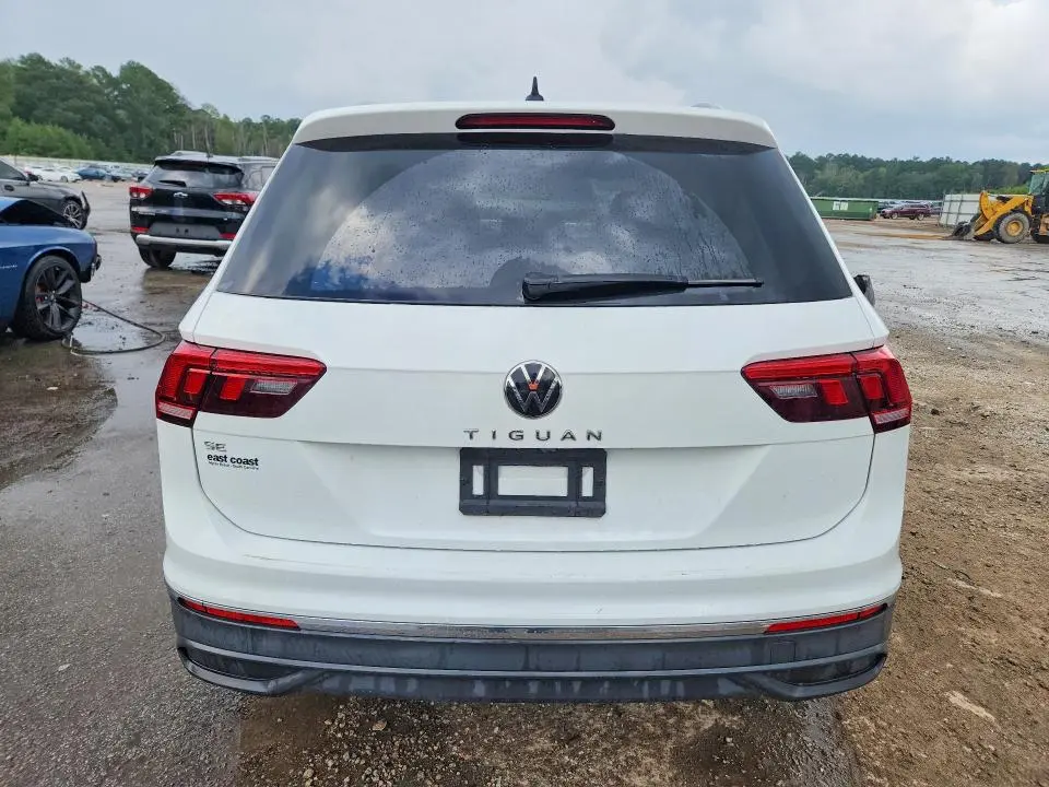 2022 VOLKSWAGEN TIGUAN SE  