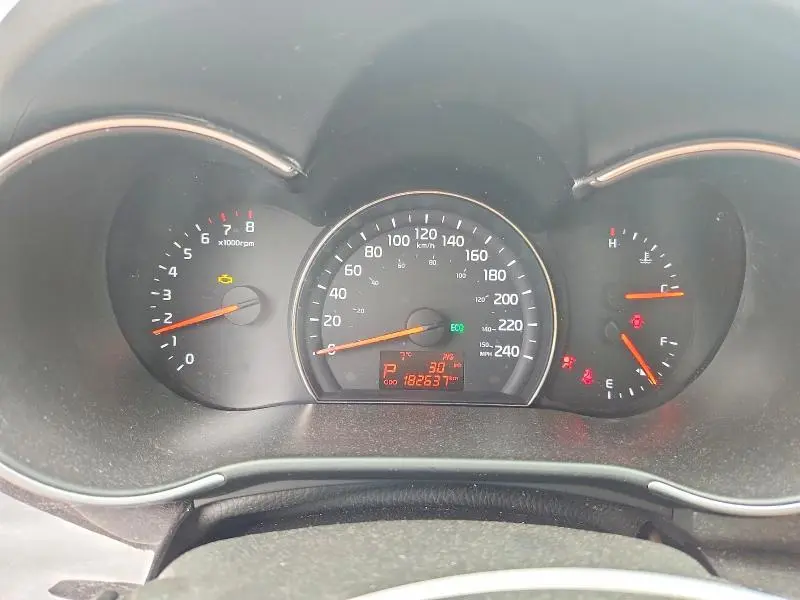 2015 KIA SORENTO LX  