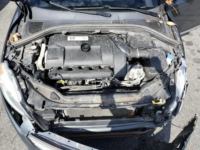 2015 VOLVO XC60 T6 PREMIER  