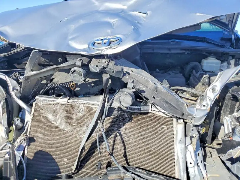 2017 TOYOTA SIENNA LE  