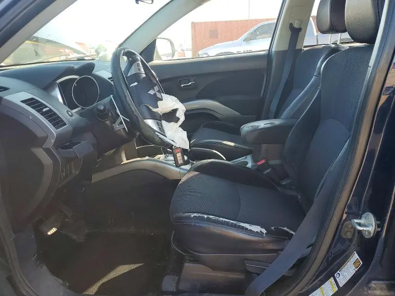 2011 MITSUBISHI OUTLANDER SE  