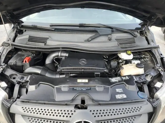 2017 MERCEDES-BENZ METRIS   